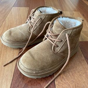 Ugg boots, kids size 4 but fit a womens size 6